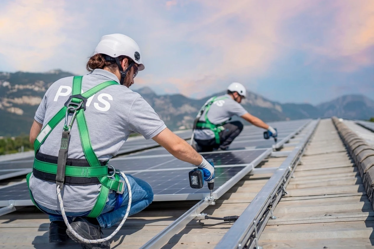Installation de panneaux solaires en toiture à Ceyrat